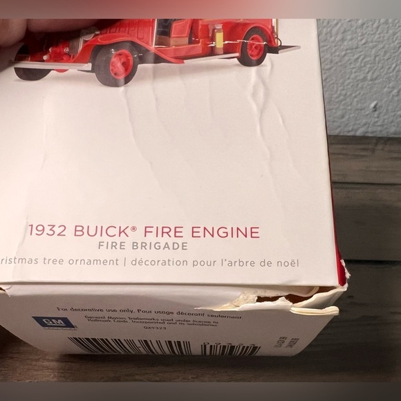 Hallmark NEW 2018 #16 Fire Brigade Series Christmas Ornament 1932 Buick Fire Eng - Picture 11 of 11
